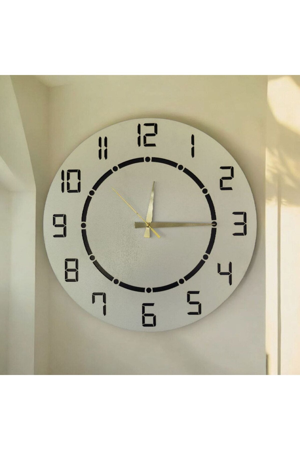 Siyah Beyaz Renk Desenli Sayılı Hediyelik Ahşap Sessiz Duvar Saati 50cm