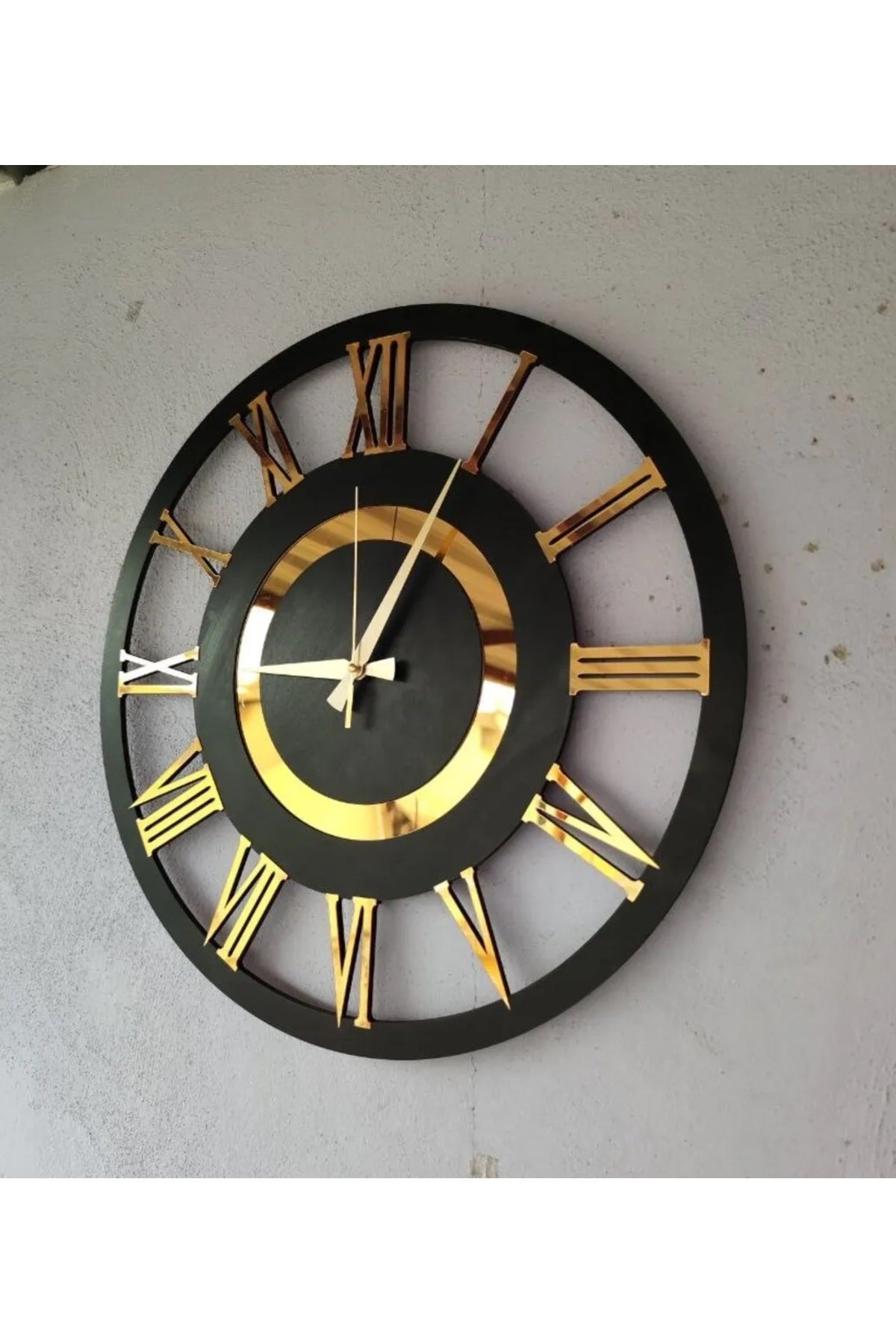 Siyah Ve Ceviz Renk Gold Sayılı Hediyelik Ahşap Dekoratif Farklı Desenli Ev Duvar Saati 50cm