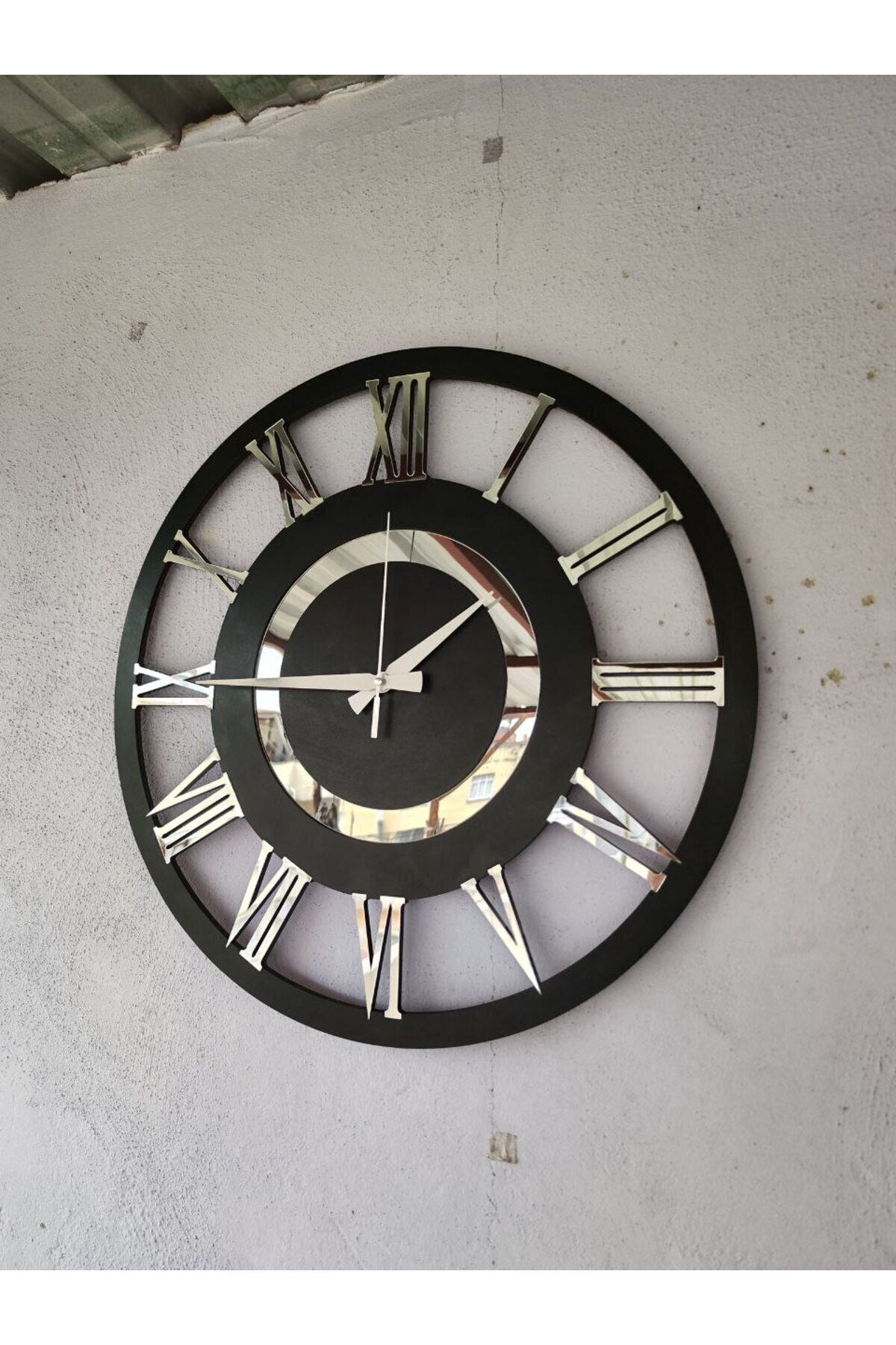 Siyah Renk Gümüş Sayılı Hediyelik Ahşap Dekoratif Farklı Desenli Ev Hediyelik Duvar Saati 50cm