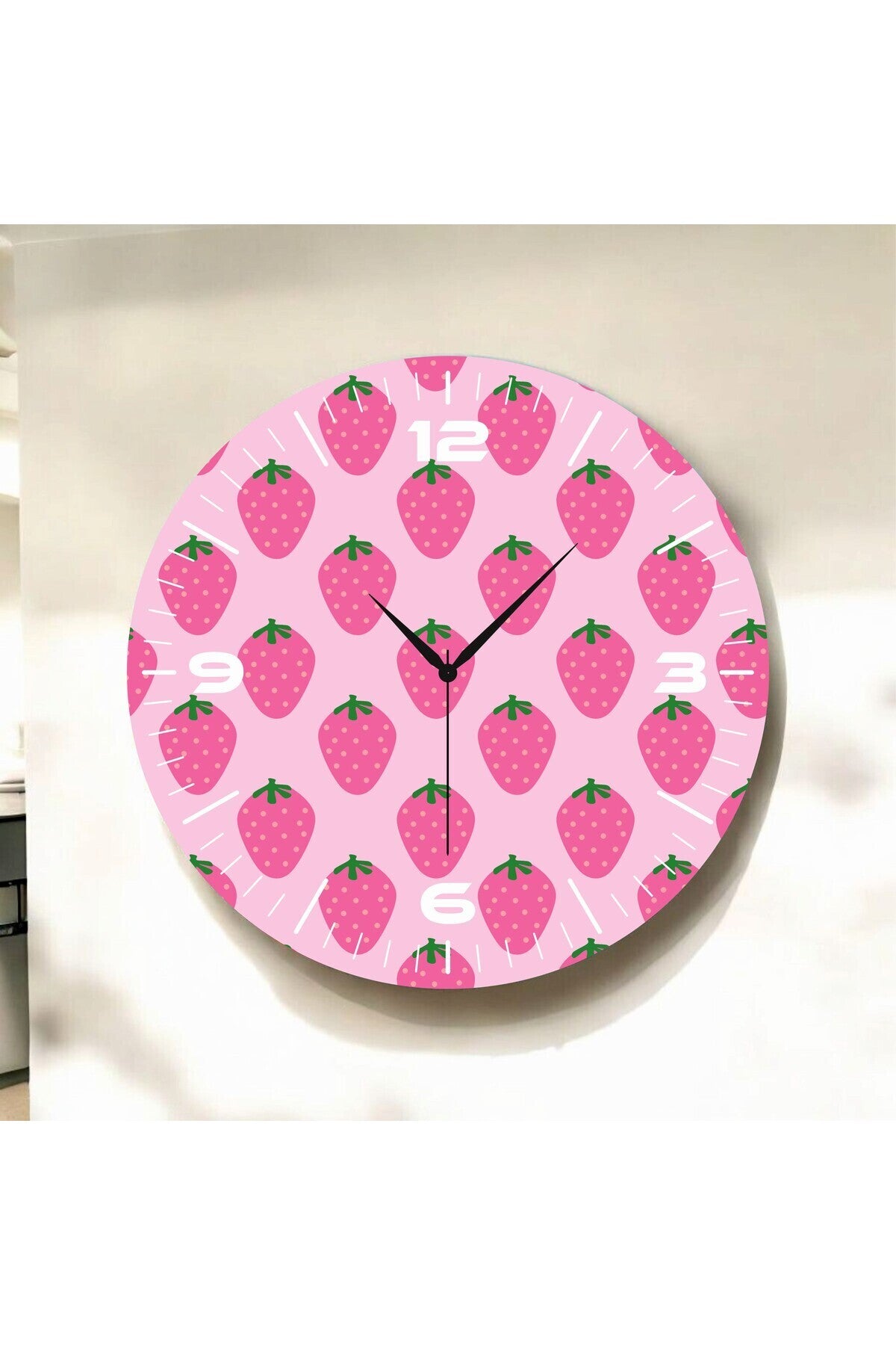 Pembe Renkli Baskı Çilek Desenli Sayılı Hediyelik Ahşap Sessiz Tablo Duvar Saati 50cm