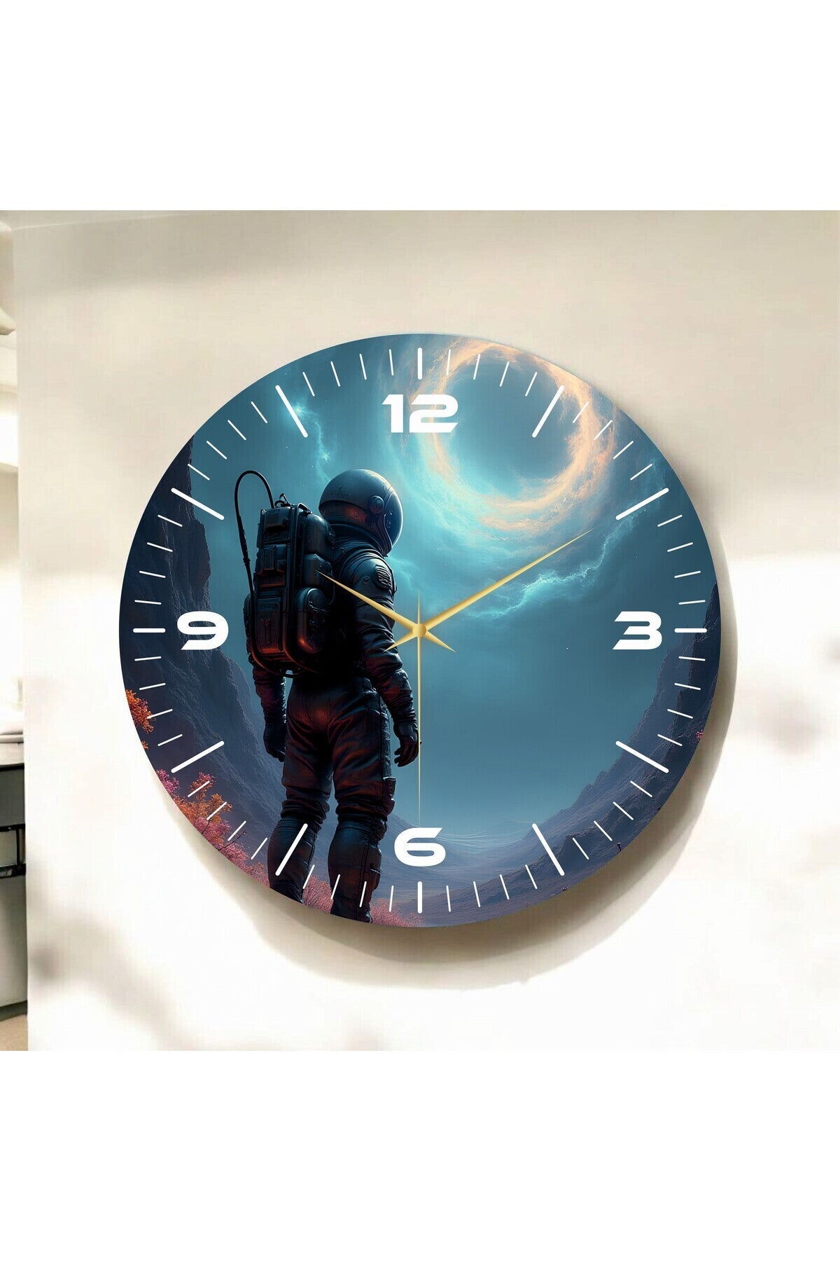 Renkli Baskı Astronot Uzay Desenli Sayılı Hediyelik Ahşap Sessiz Tablo Duvar Saati