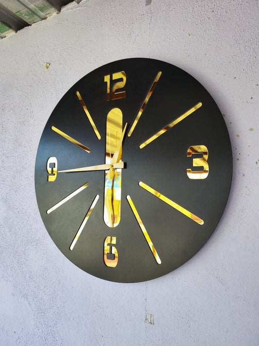 Siyah Gold Renk Hediyelik Ahşap Dekoratif Farklı Desenli Duvar Saati 50cm