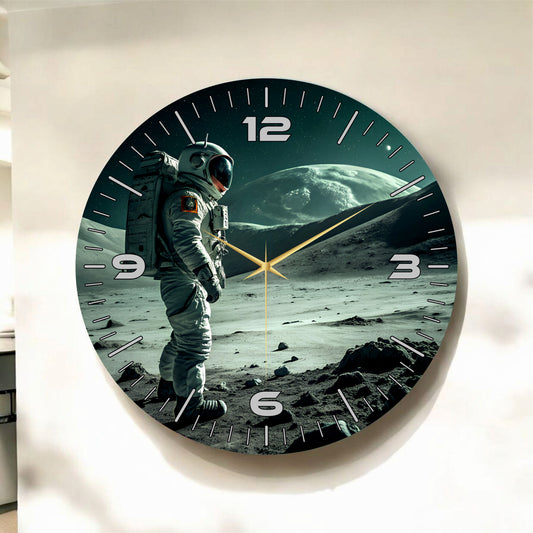 Renkli Baskı Astronot Uzay Desenli Sayılı Hediyelik Ahşap Sessiz Tablo Duvar Saati